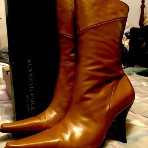 Elegant Boots for a winter sale.